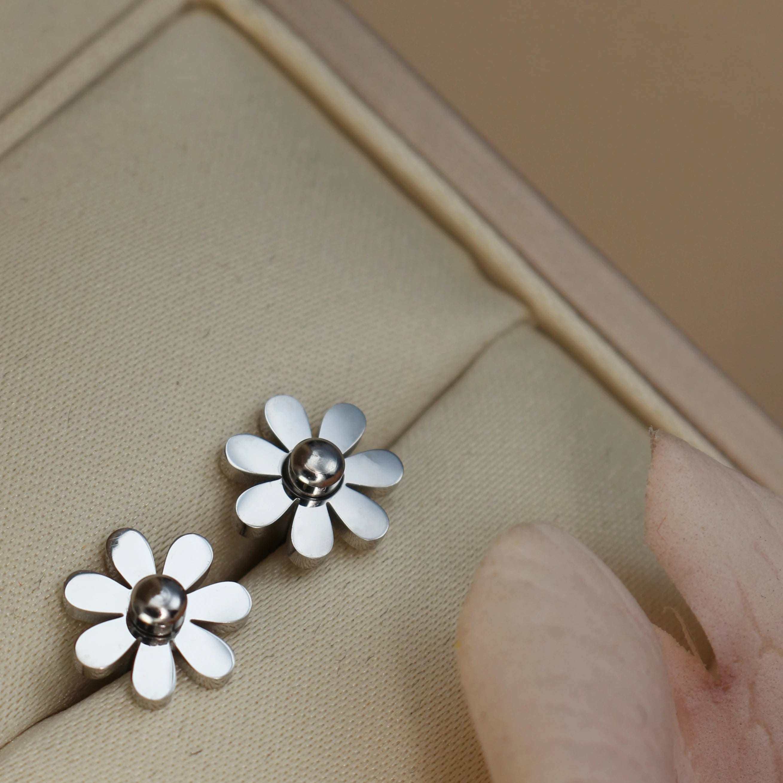 Daisy ✨ premium 304 stainless steel plated with real 18K