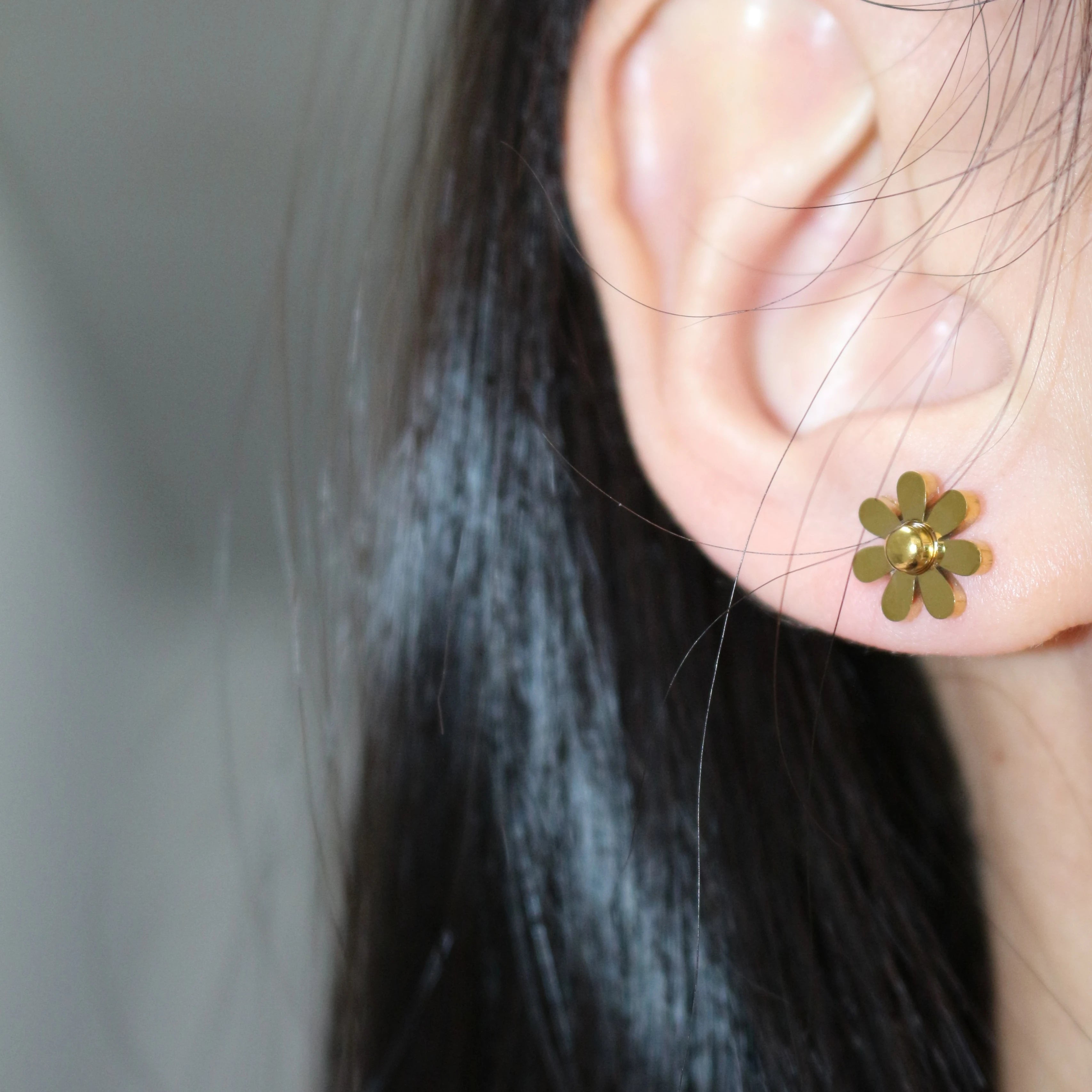 Daisy ✨ premium 304 stainless steel plated with real 18K