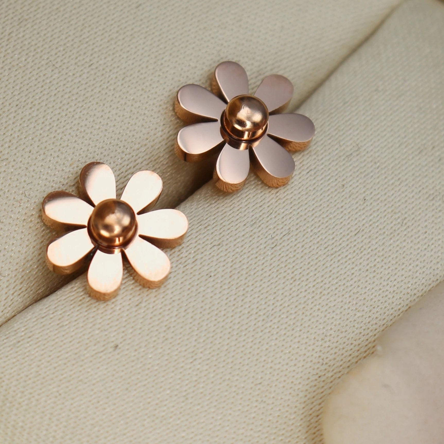 Daisy ✨ premium 304 stainless steel plated with real 18K